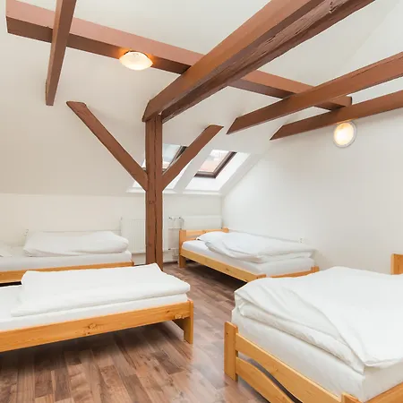 Easy Housing Albergue *