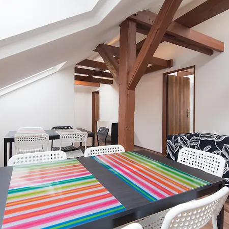 Easy Housing Albergue *