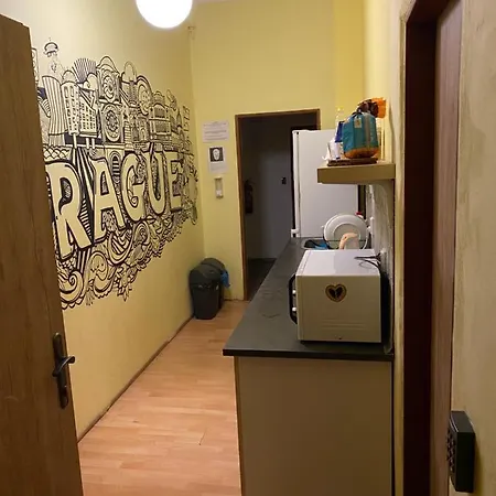 Hostel Easy Housing *