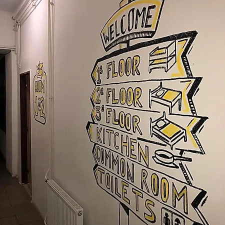 Hostel Easy Housing *