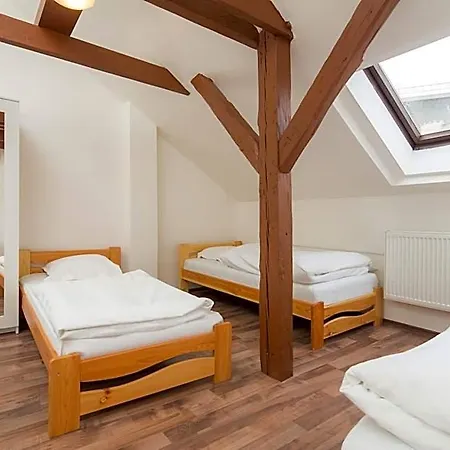 Easy Housing Hostel