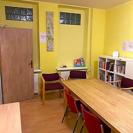 Hostel Easy Housing *