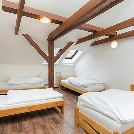 Hostel Easy Housing *