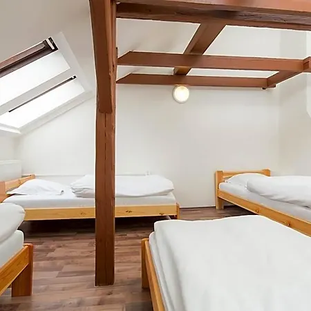 Easy Housing Hostel *
