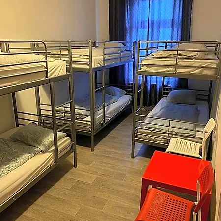 Easy Housing Hostel