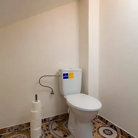 Easy Housing Hostel