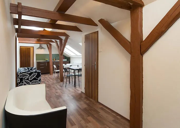 호스텔 이지 하우징