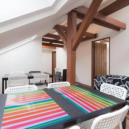 Easy Housing Hostel *