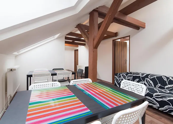 Easy Housing Hostel *