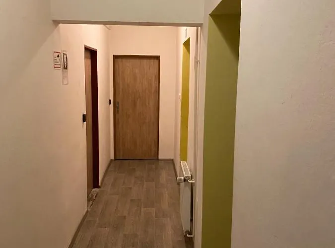 Easy Housing Hostel *