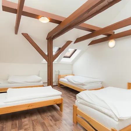 Easy Housing Hostel *